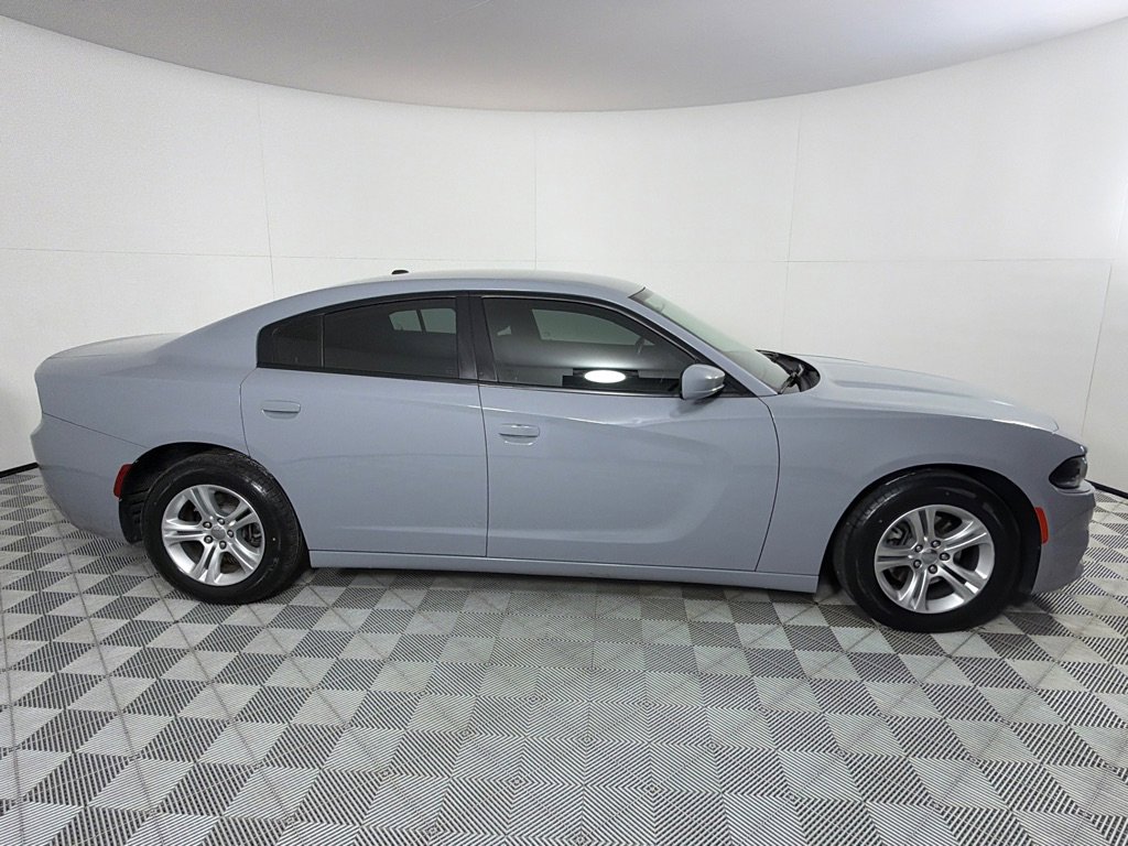 Used 2021 Dodge Charger SXT image 4