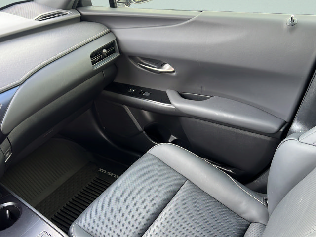 Used 2024 Lexus UX 250h FWD w/ Premium Package image 16