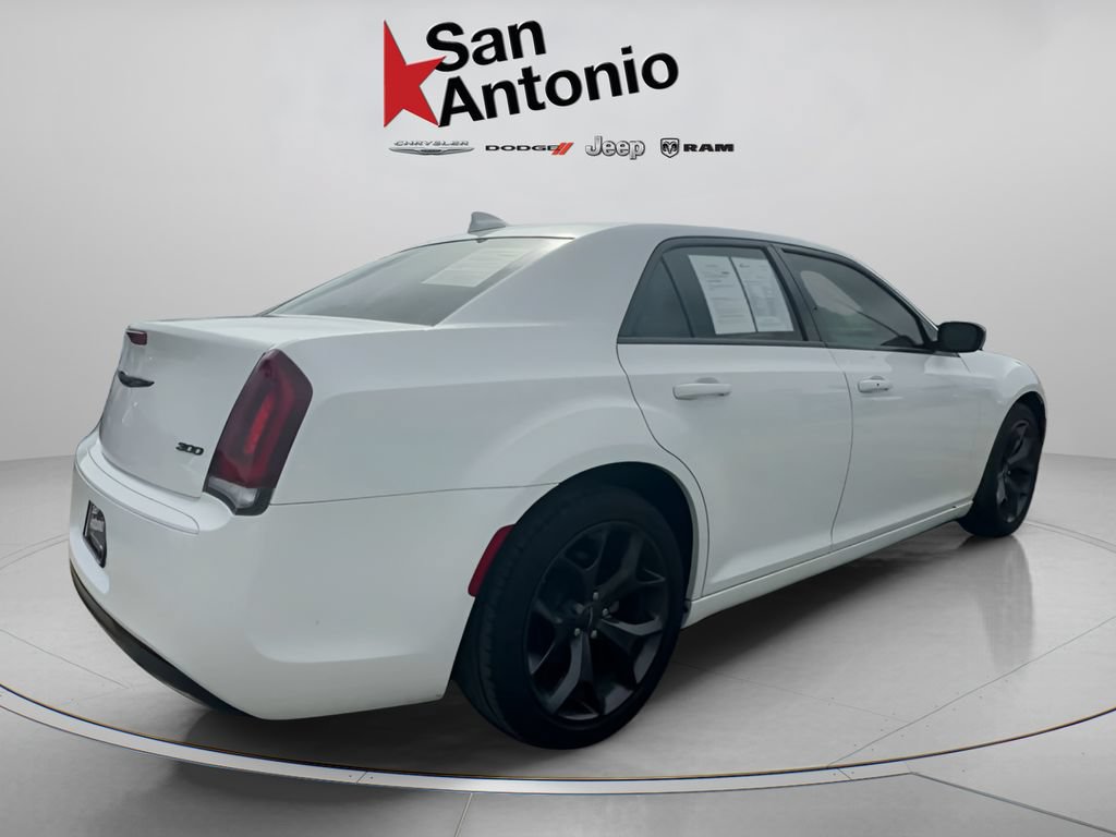 Certified 2023 Chrysler 300 Touring w/ Sport Appearance Package RWD image 15
