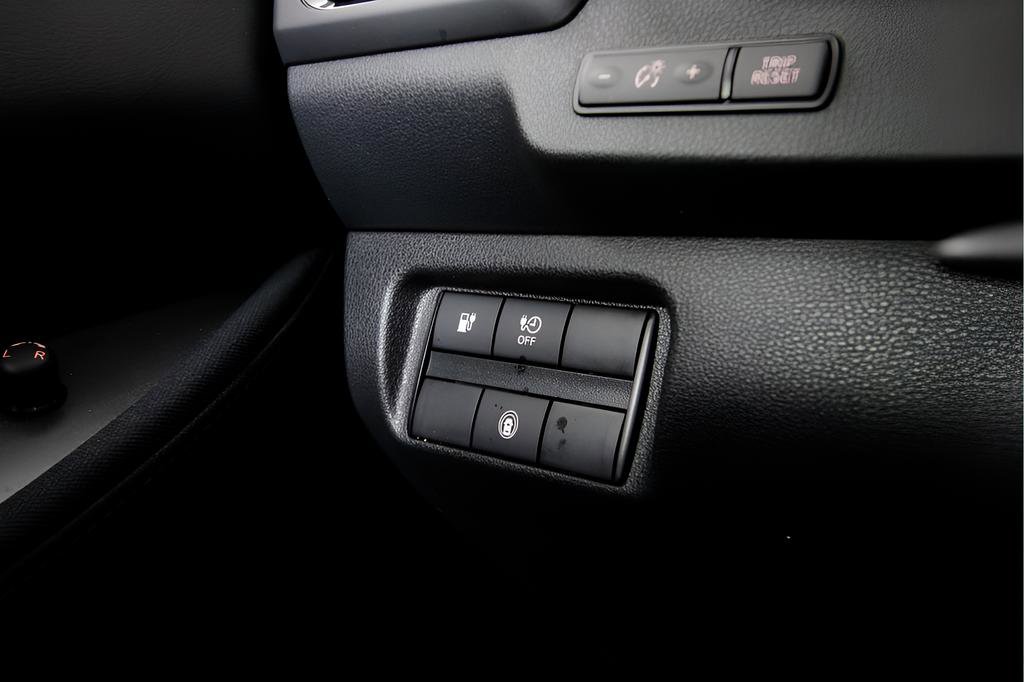 Used 2025 Nissan Leaf S image 35