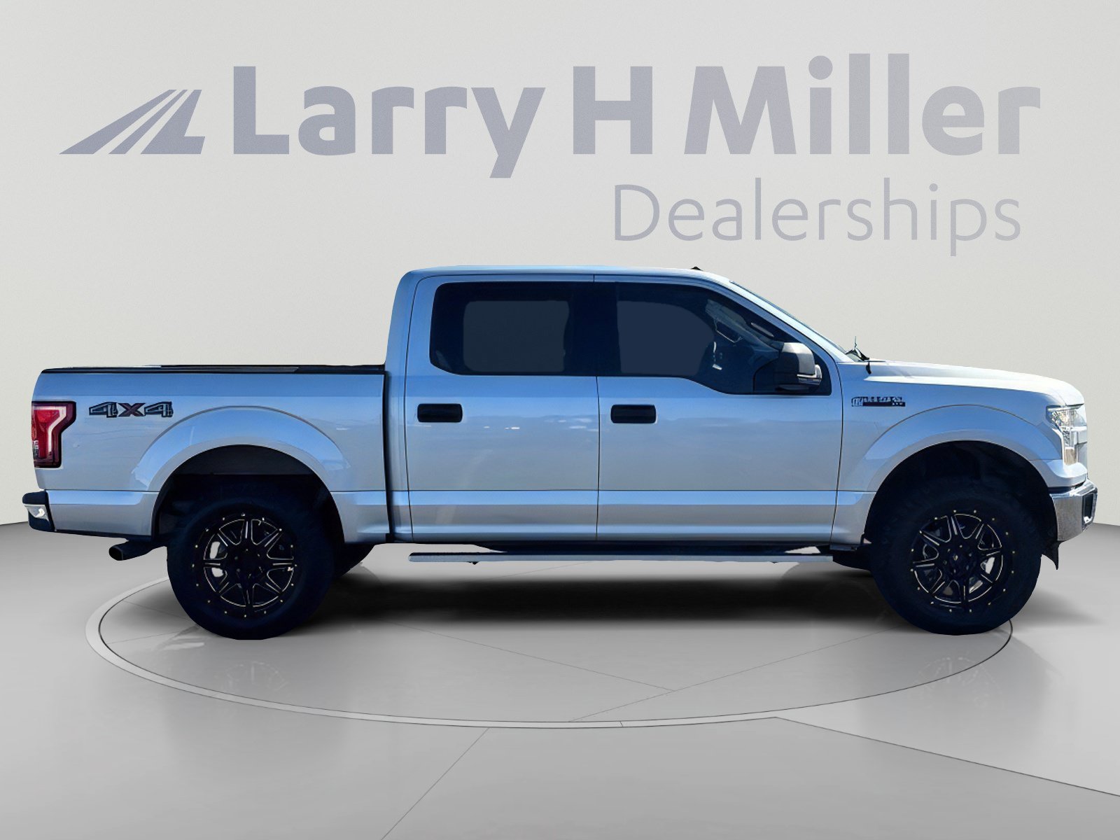 Used 2017 Ford F150 XLT AWD/4WD image 7