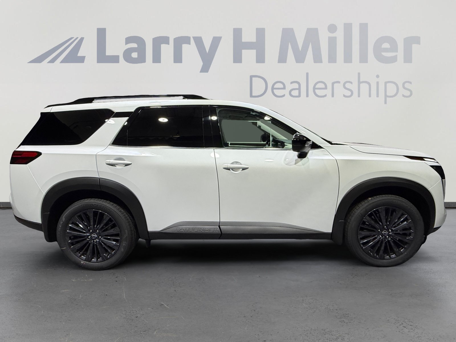 New 2026 Nissan Pathfinder SL FWD image 6