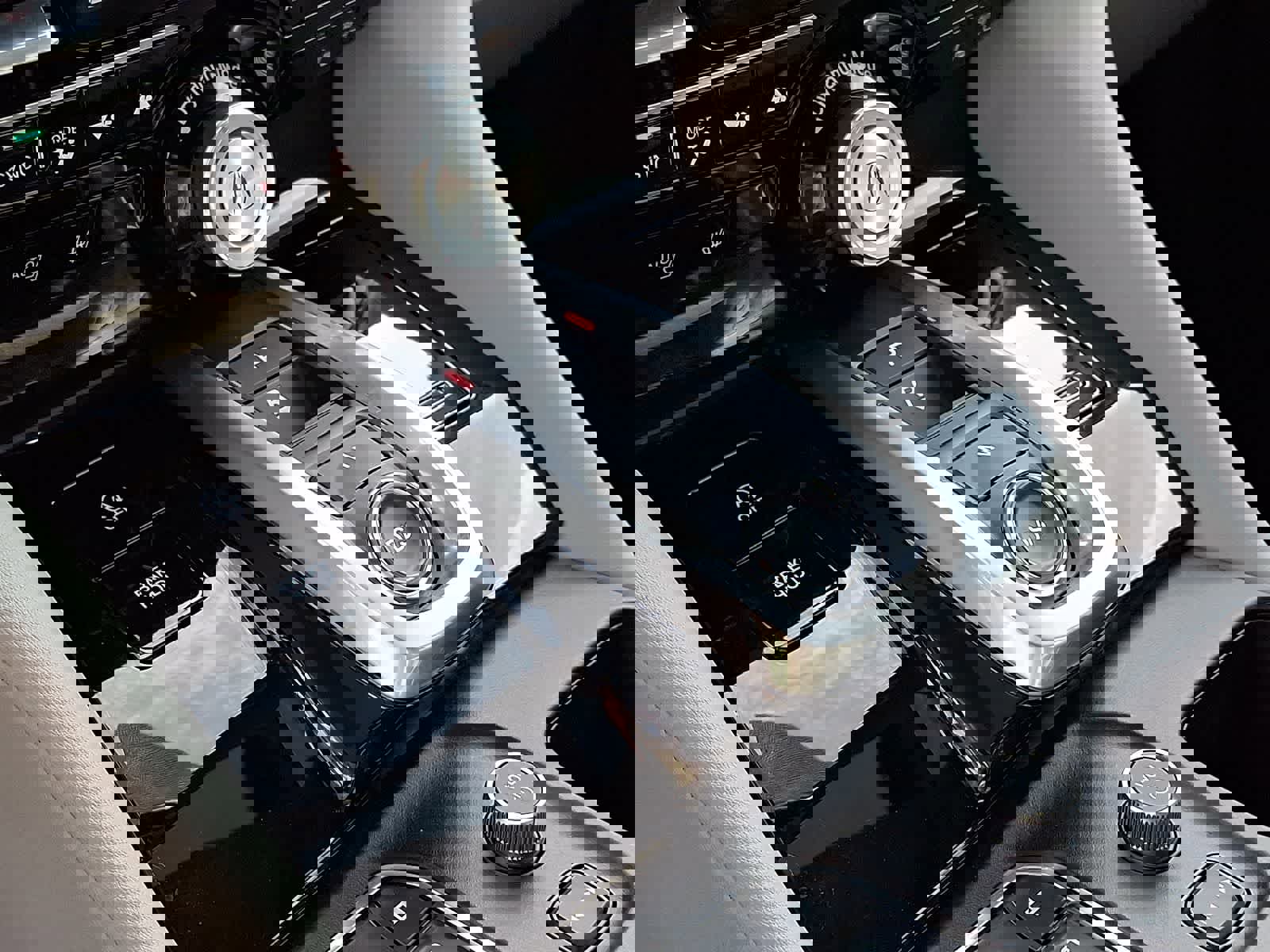 Used 2023 Acura MDX SH-AWD w/ Technology Package image 18