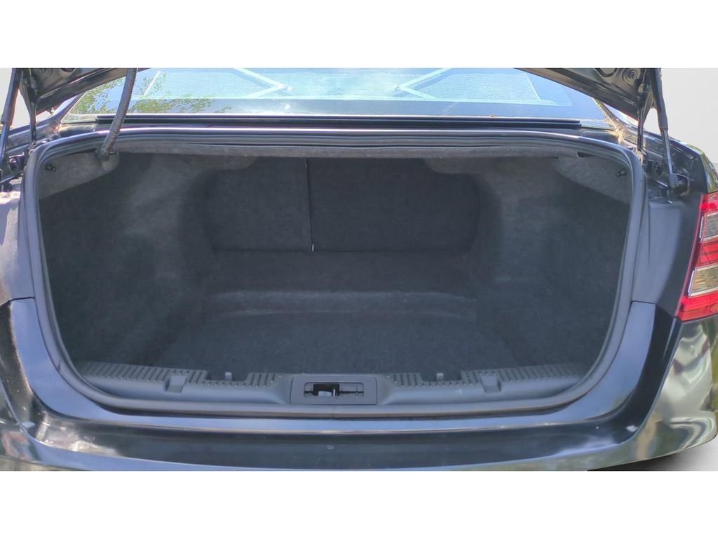 Used 2014 Ford Taurus Limited w/ Equipment Group 301A image 9