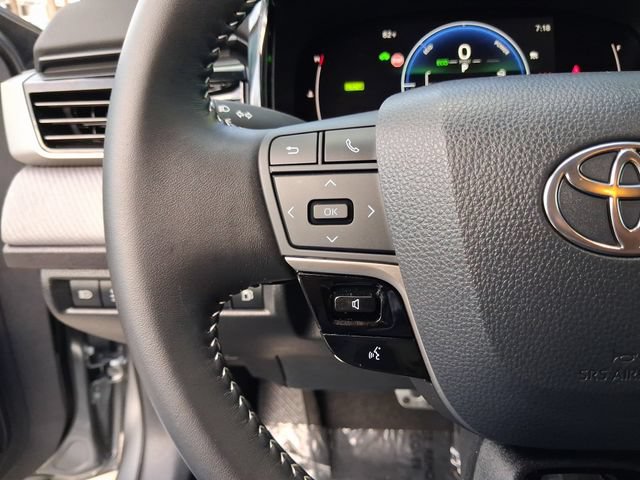 Used 2026 Toyota Camry SE FWD image 17