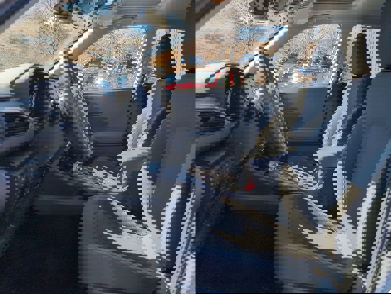 Used 2025 Subaru Crosstrek 2.0i Premium image 11