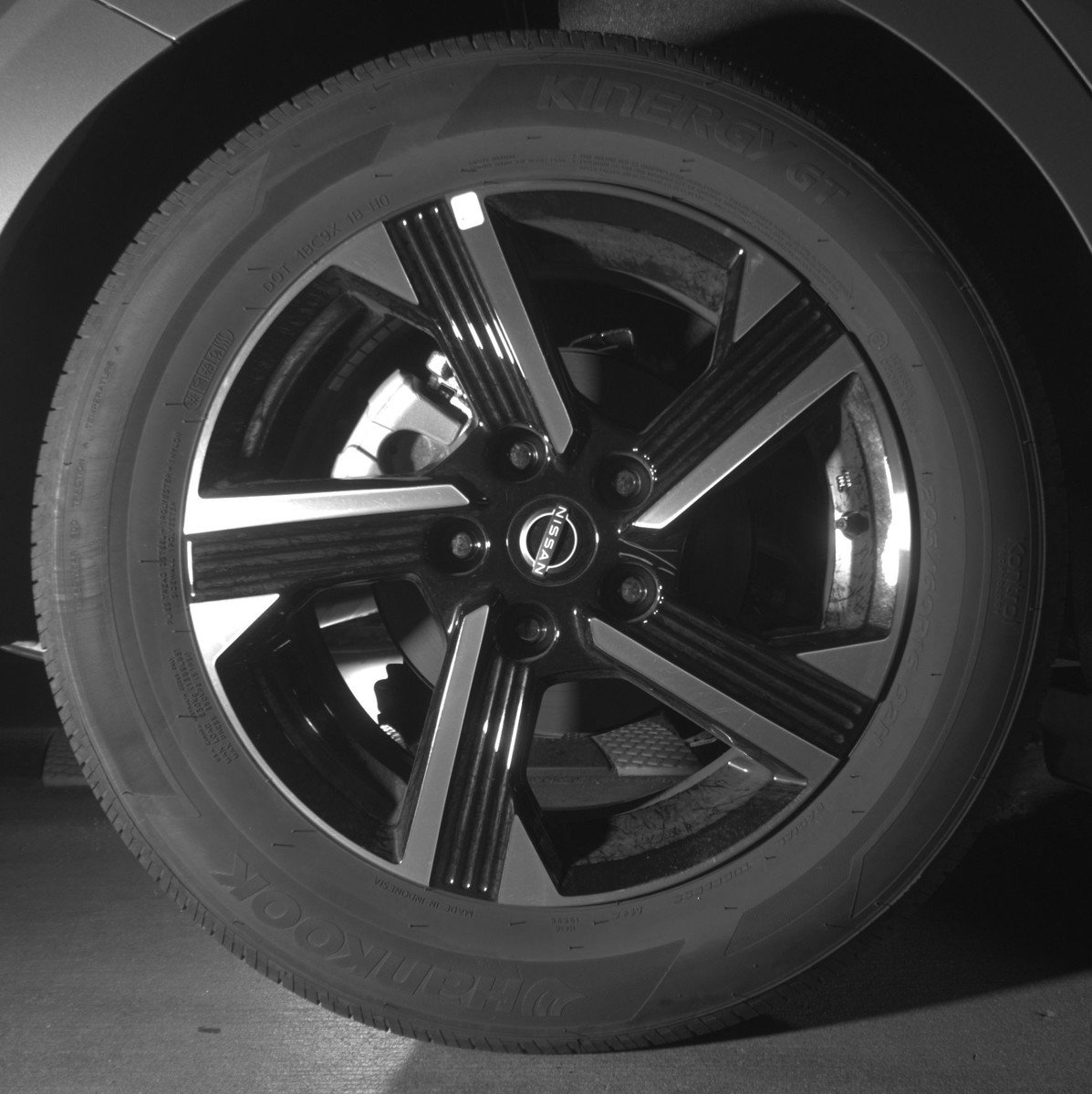 Used 2025 Nissan Sentra SV FWD image 12