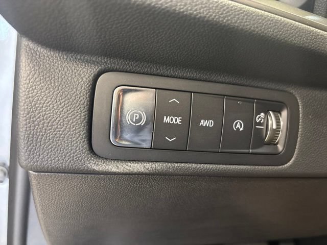 New 2026 Chevrolet Traverse LT w/ Sun and Wheel Package AWD/4WD image 34