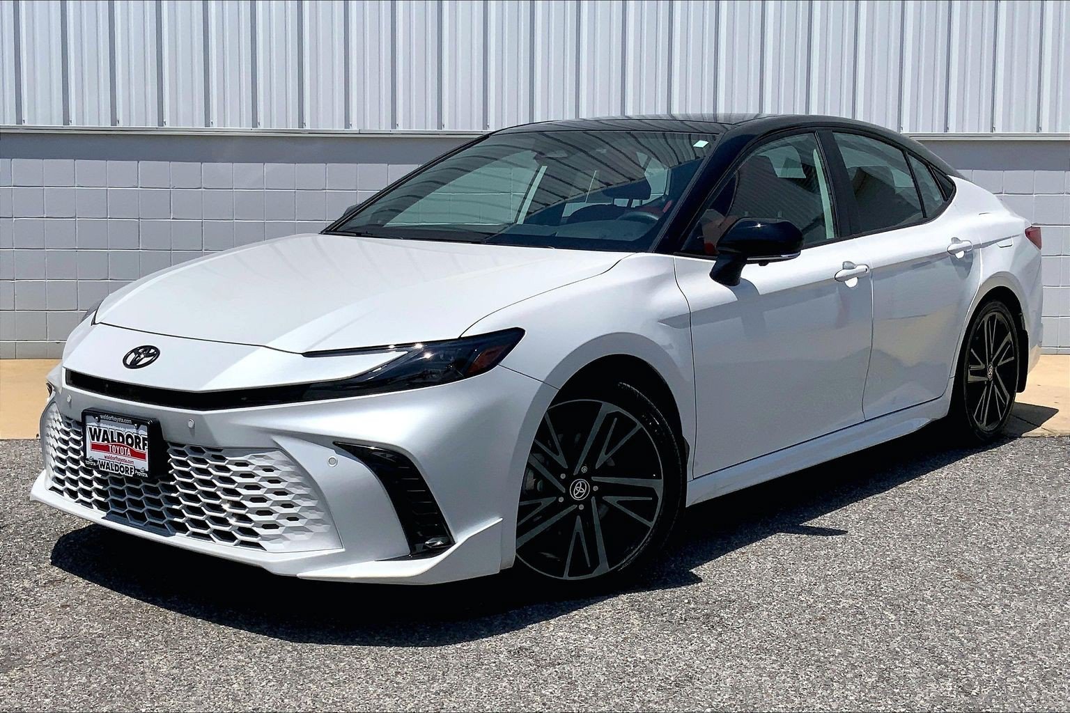 Used 2025 Toyota Camry XSE w/ Premium Plus Package FWD image 2