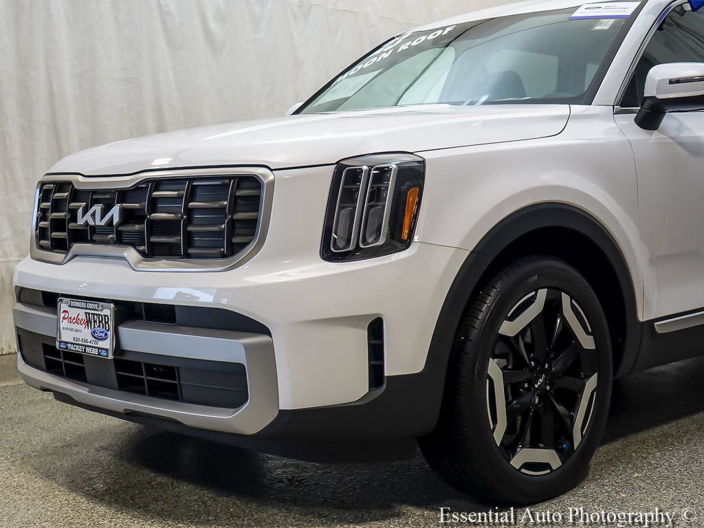 Used 2023 Kia Telluride S w/ S Sunroof Package FWD image 3