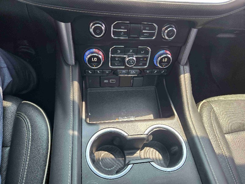 Used 2021 GMC Yukon XL SLT w/ SLT Premium Package image 21