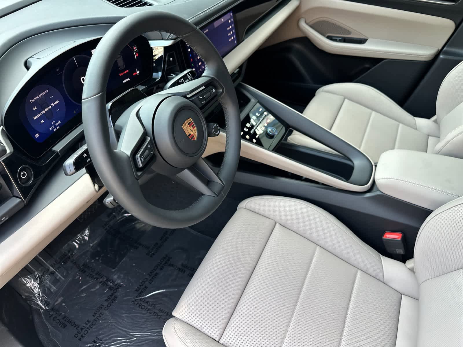 New 2026 Porsche Macan Electric RWD image 4