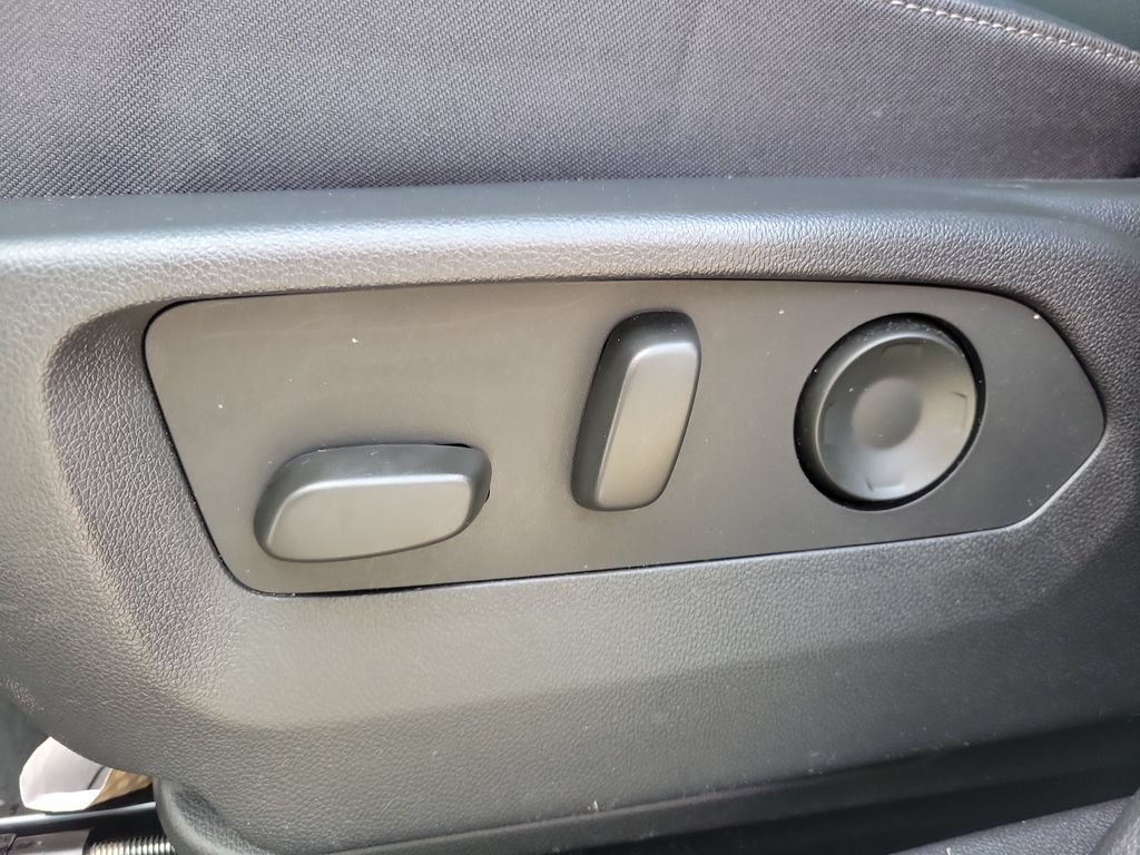 Used 2024 Buick Envision Preferred AWD/4WD image 16