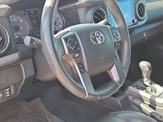 Used 2020 Toyota Tacoma TRD Off-Road w/ Technology Package AWD/4WD image 11