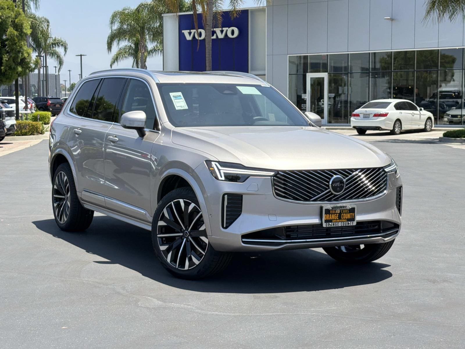 New 2026 Volvo XC90 T8 Plus w/ Protection Package Premier