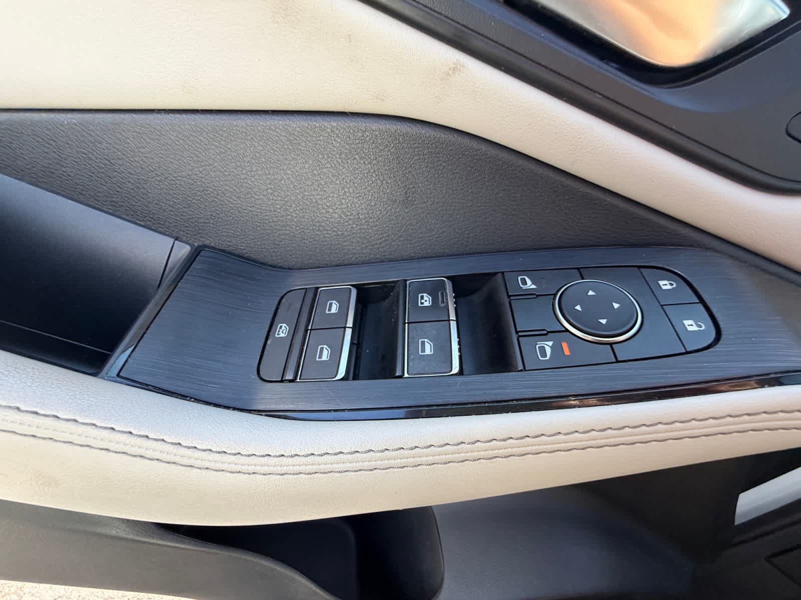 Used 2023 Nissan Rogue SL AWD/4WD image 36