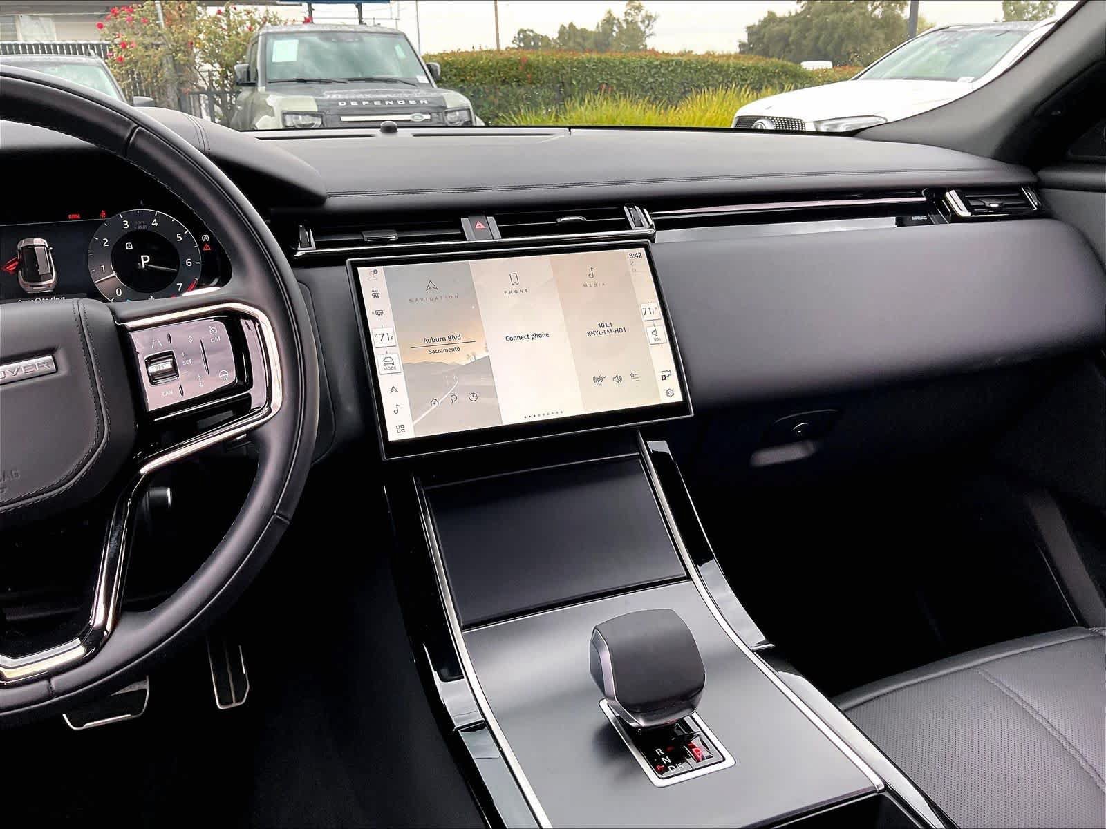 Used 2026 Land Rover Range Rover Velar Dynamic SE AWD/4WD image 10