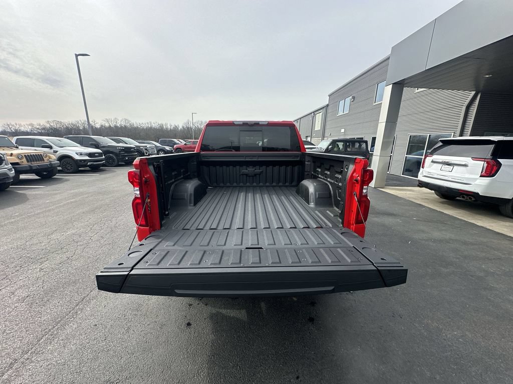 Used 2025 Chevrolet Silverado 1500 ZR2 w/ Technology Package AWD/4WD image 30