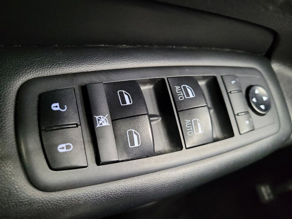 Used 2021 Jeep Grand Cherokee Limited w/ Luxury Group II image 27