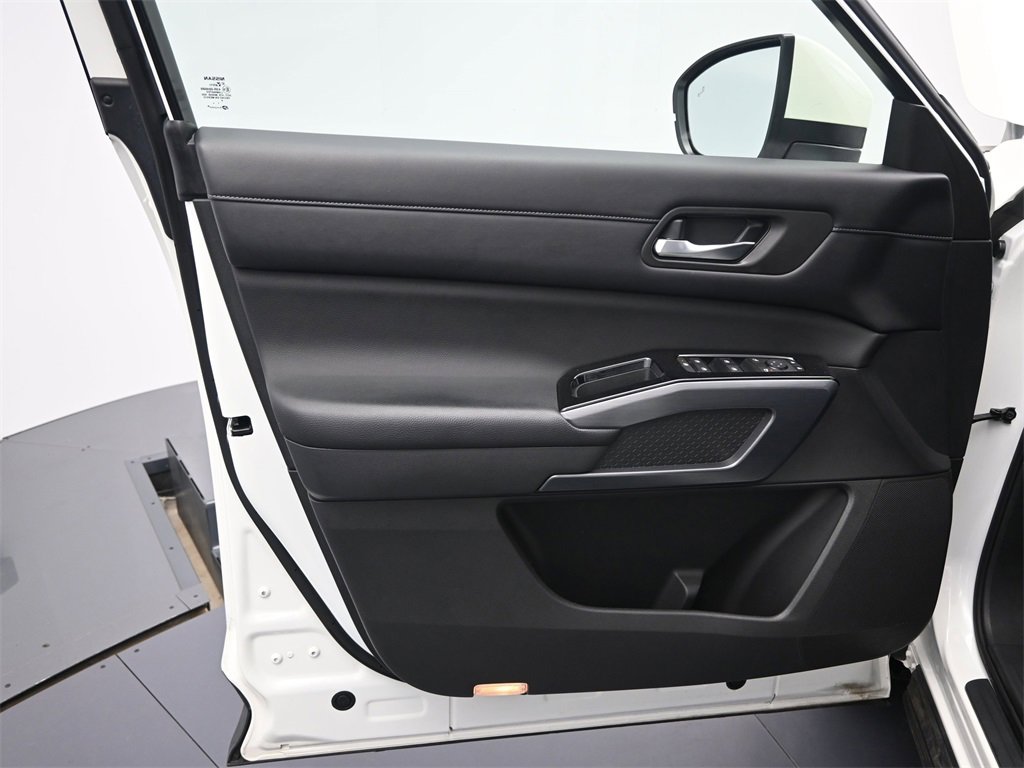 Used 2022 Nissan Pathfinder SL image 17