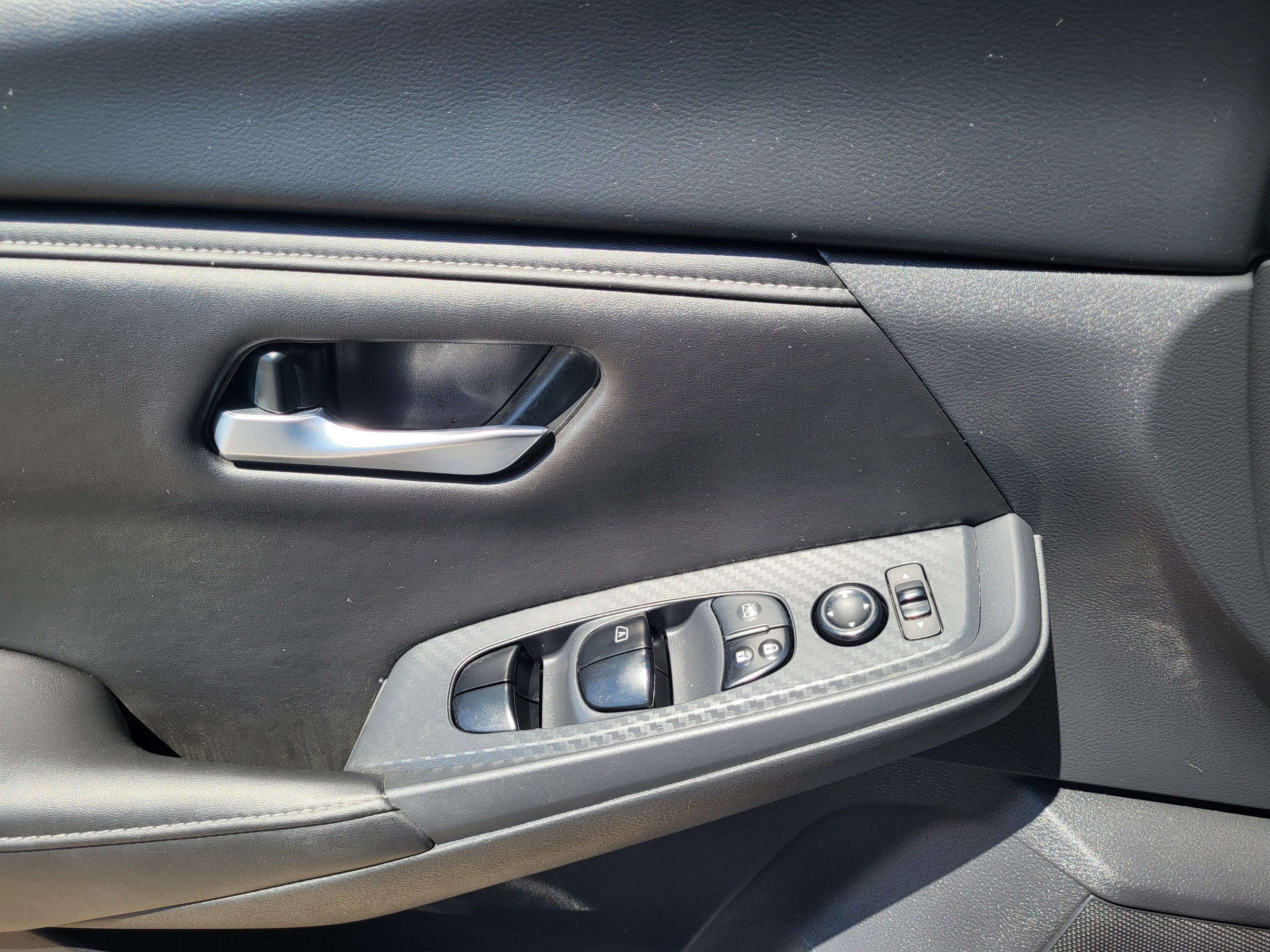 Certified 2025 Nissan Sentra SV FWD image 24