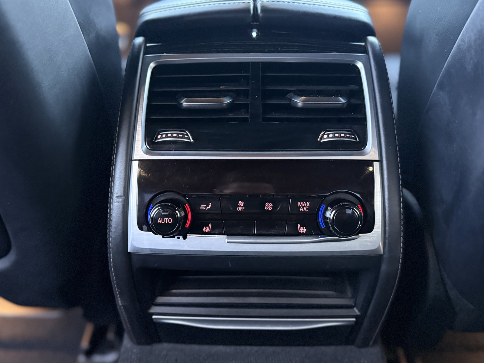 Used 2020 BMW 750i xDrive w/ Executive Package AWD/4WD image 22