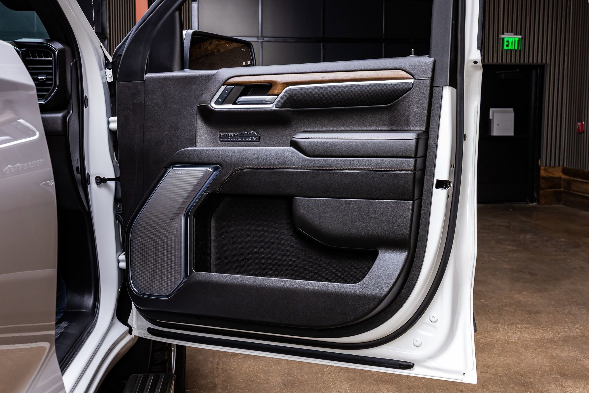 Used 2024 Chevrolet Silverado 1500 High Country image 36