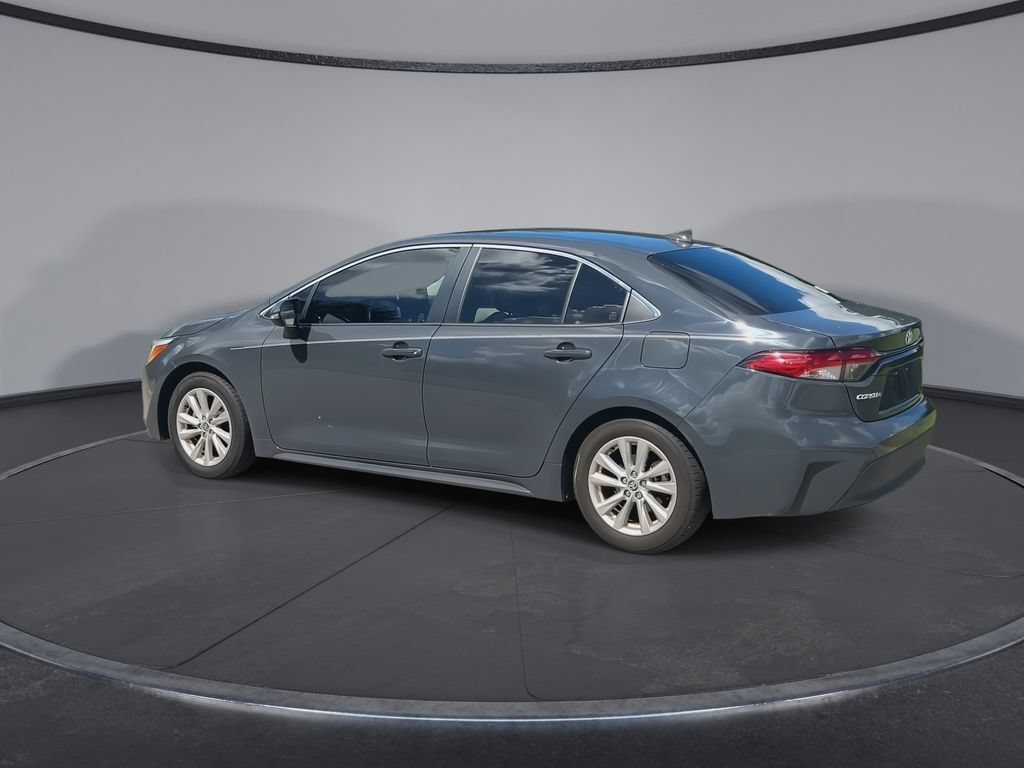Used 2025 Toyota Corolla XLE FWD image 6