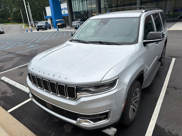 Used 2025 Jeep Wagoneer 4WD image 7