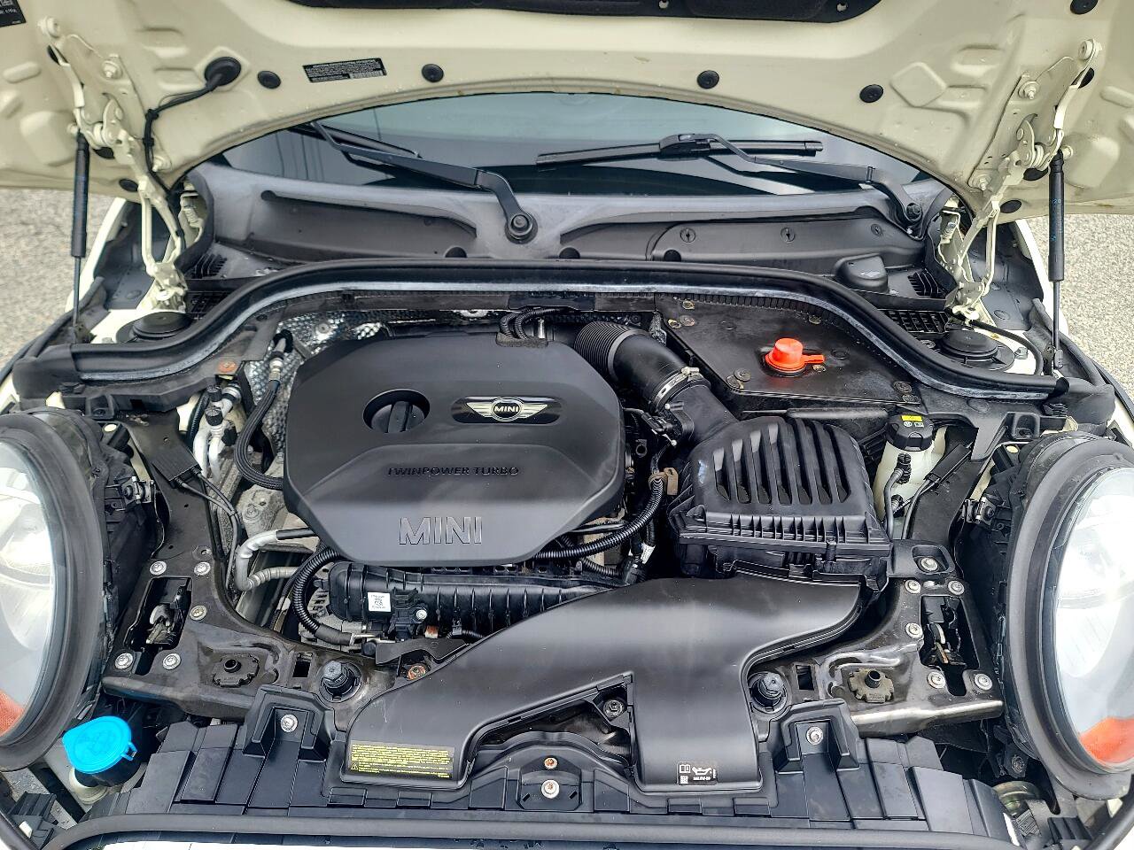 Used 2016 MINI Cooper 4-Door Hardtop image 25