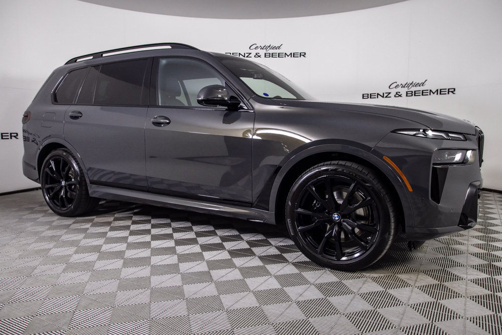Used 2026 BMW X7 xDrive40i w/ M Sport Package AWD/4WD image 3