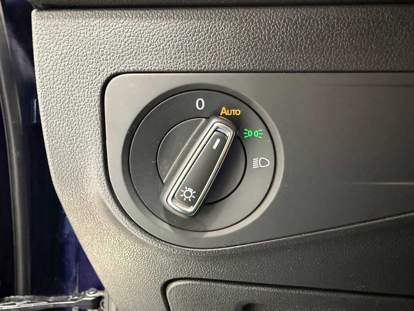 Used 2021 Volkswagen Tiguan SE image 23