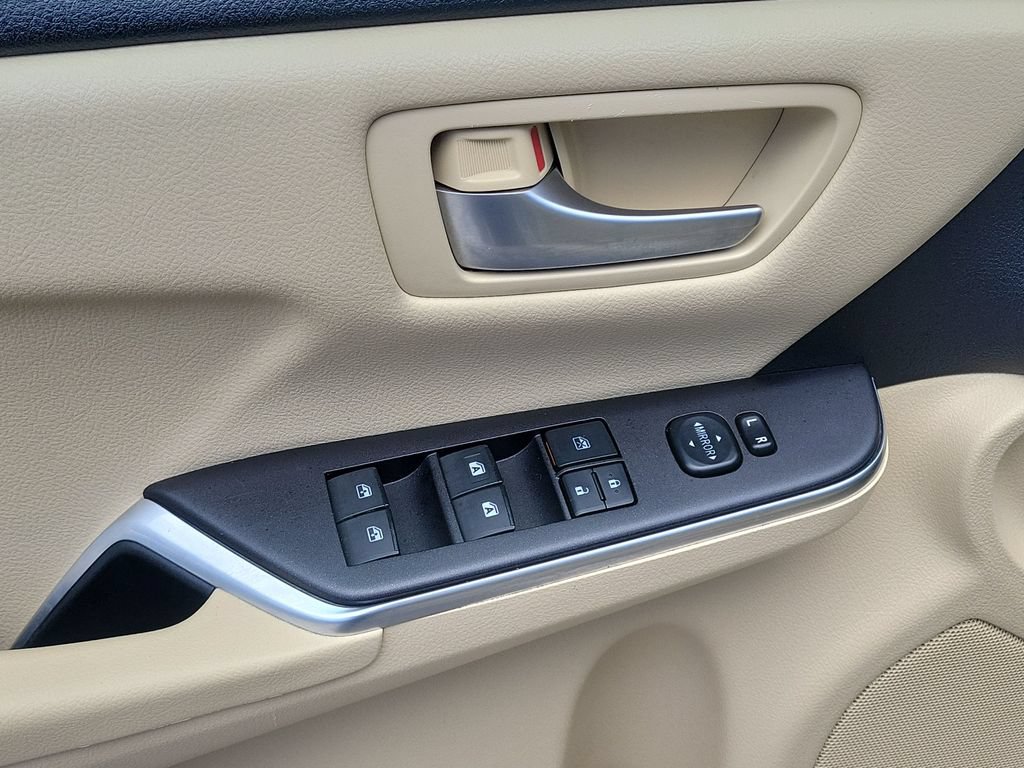 Used 2017 Toyota Camry XLE FWD image 20
