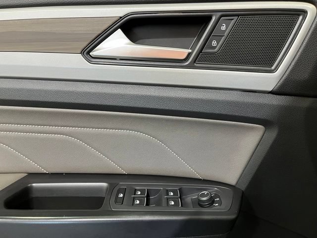 Used 2021 Volkswagen Atlas SEL AWD/4WD image 16