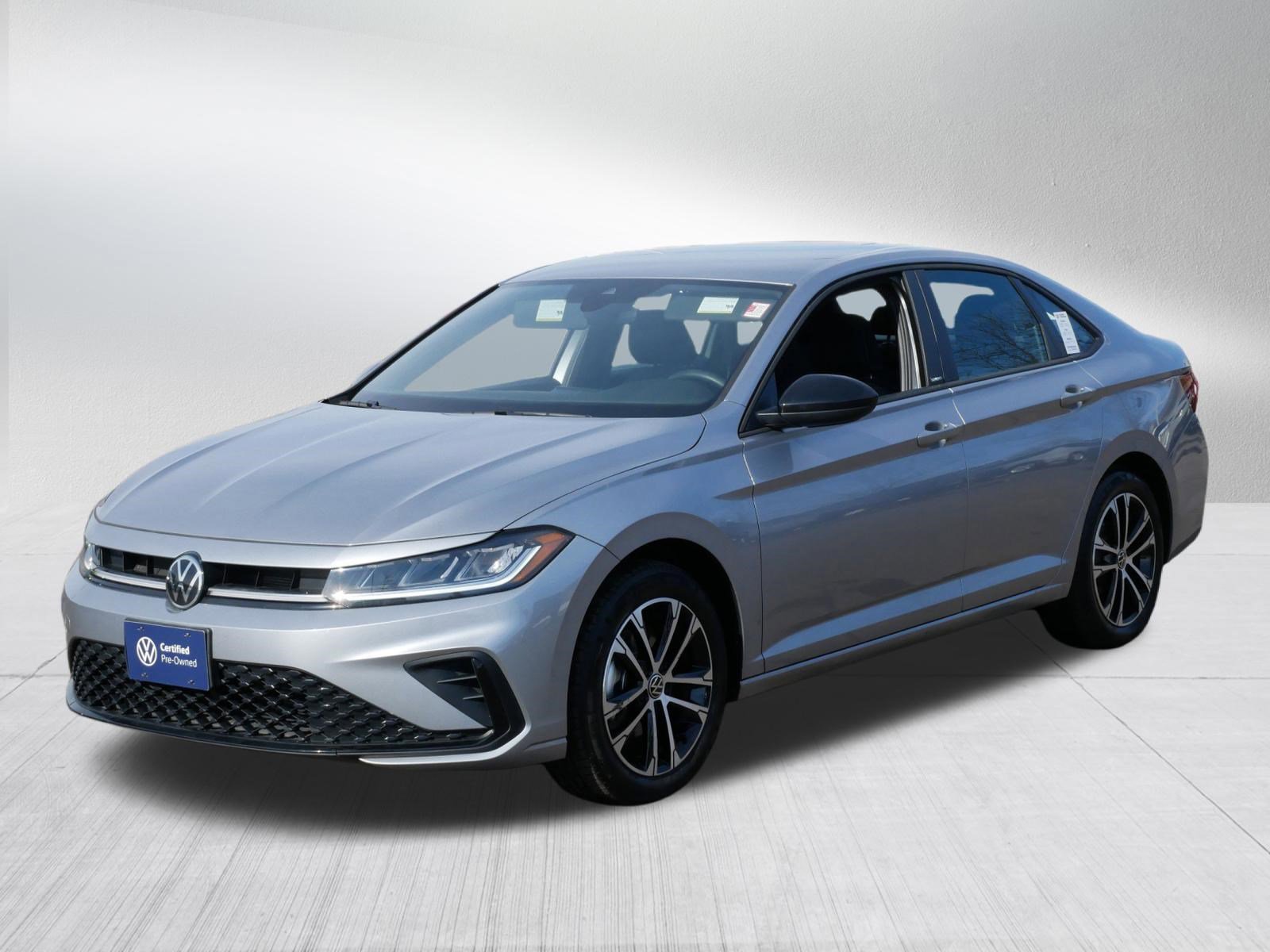 Certified 2025 Volkswagen Jetta Sport FWD image 3