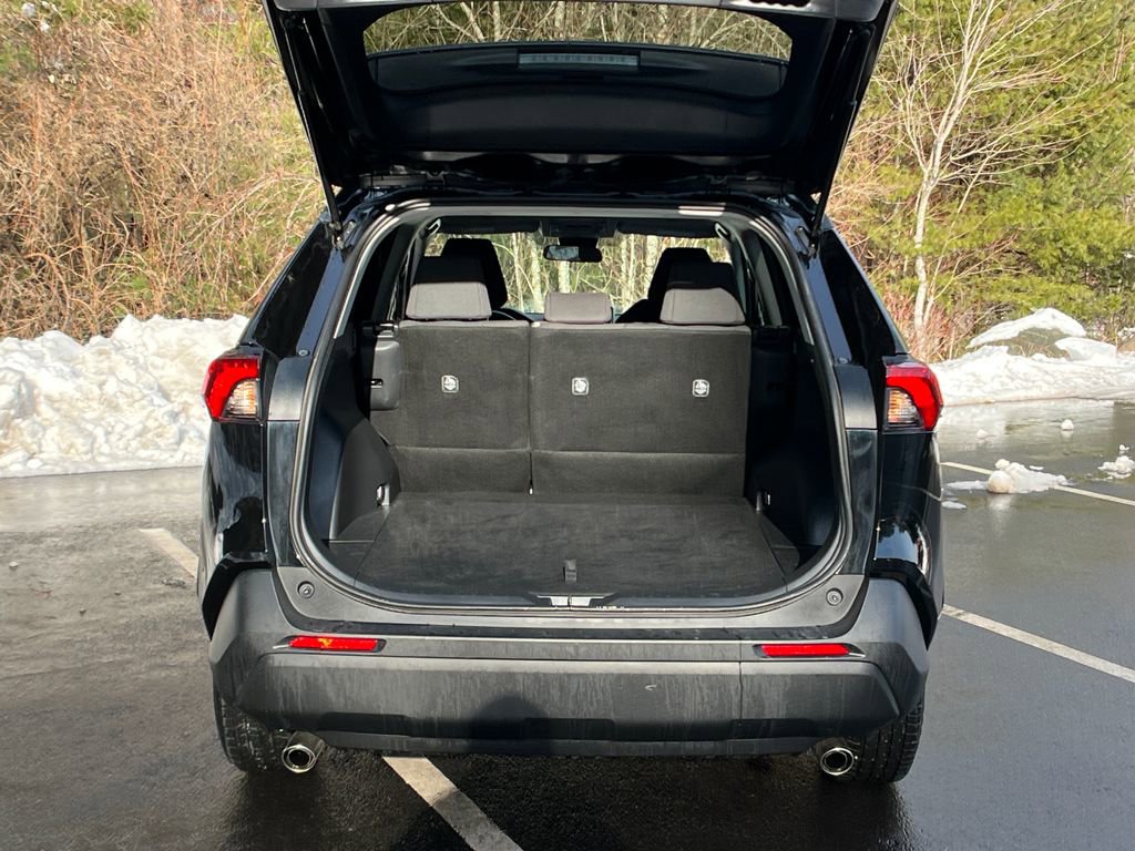 Used 2024 Toyota RAV4 LE image 23