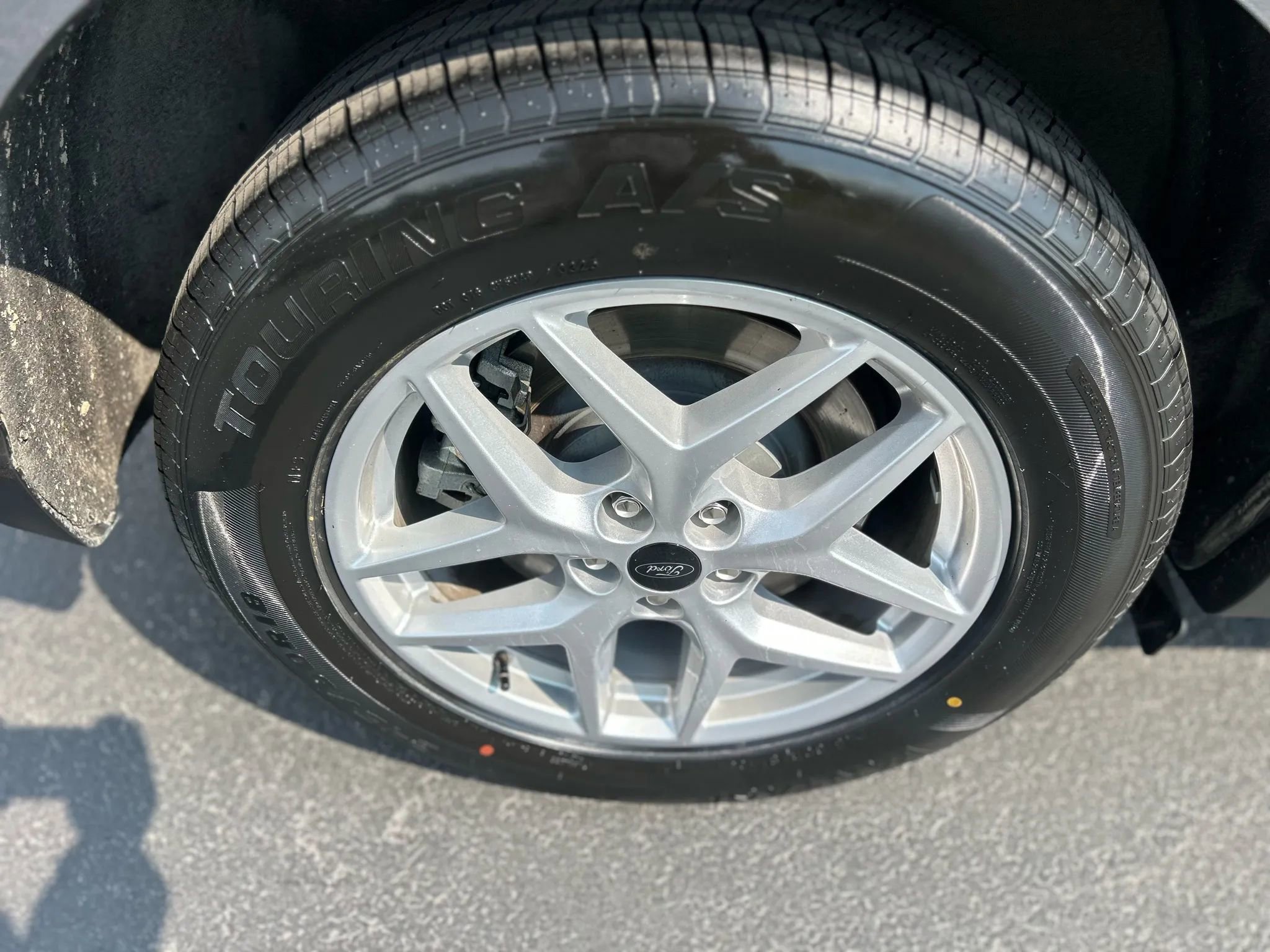 Used 2024 Ford Edge SEL image 32
