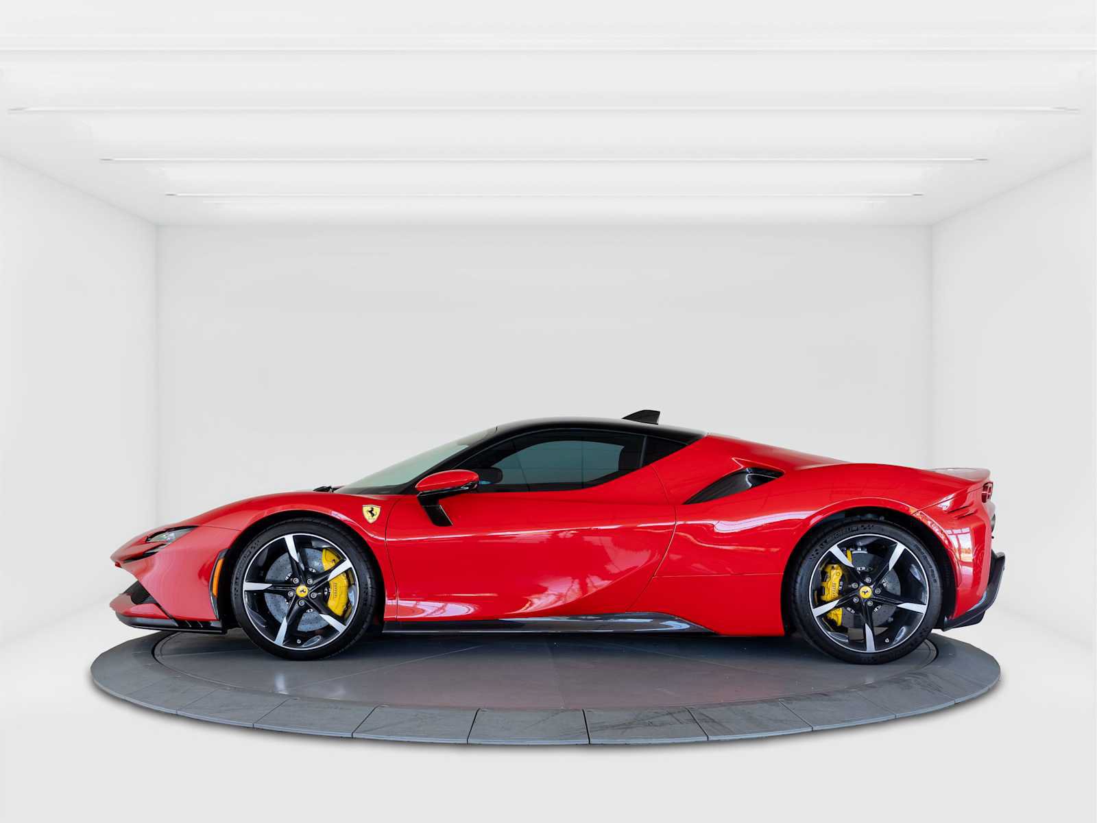 Certified 2022 Ferrari SF90 Stradale AWD/4WD image 2