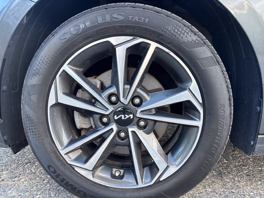 Certified 2023 Kia Forte LXS w/ LXS Technology Package FWD image 25