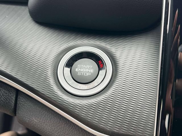 Used 2023 Jeep Grand Cherokee Altitude AWD/4WD image 15