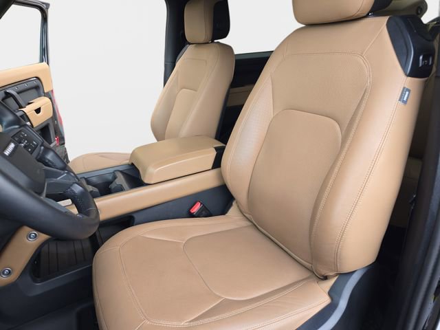 Used 2025 Land Rover Defender 90 X-Dynamic SE image 14