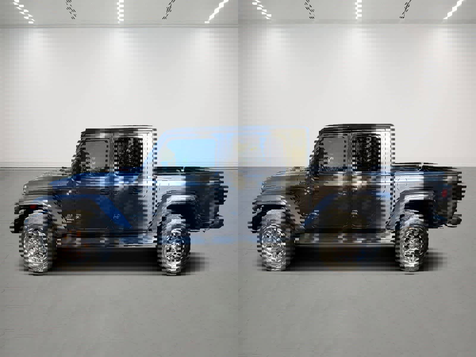 Used 2022 Jeep Gladiator Overland w/ Popular Equipment Package image 2