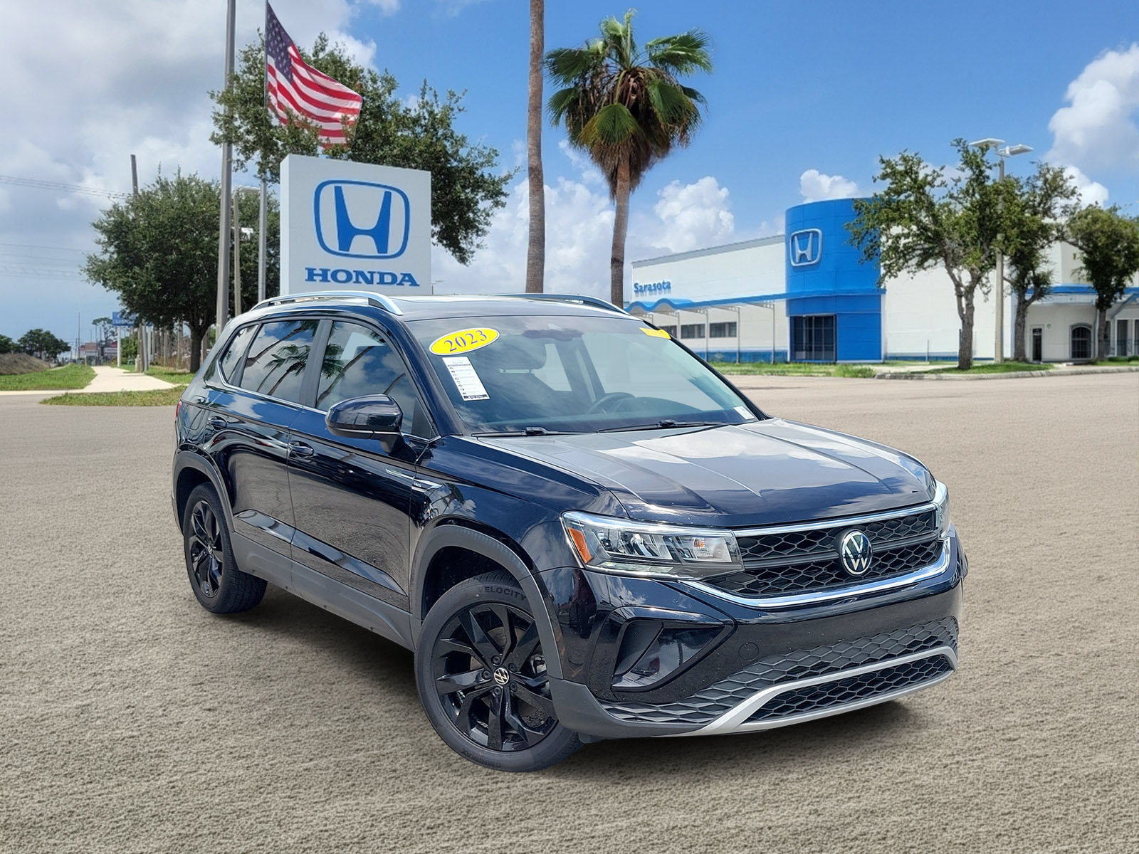Used 2023 Volkswagen Taos SE w/ Panoramic Sunroof Package