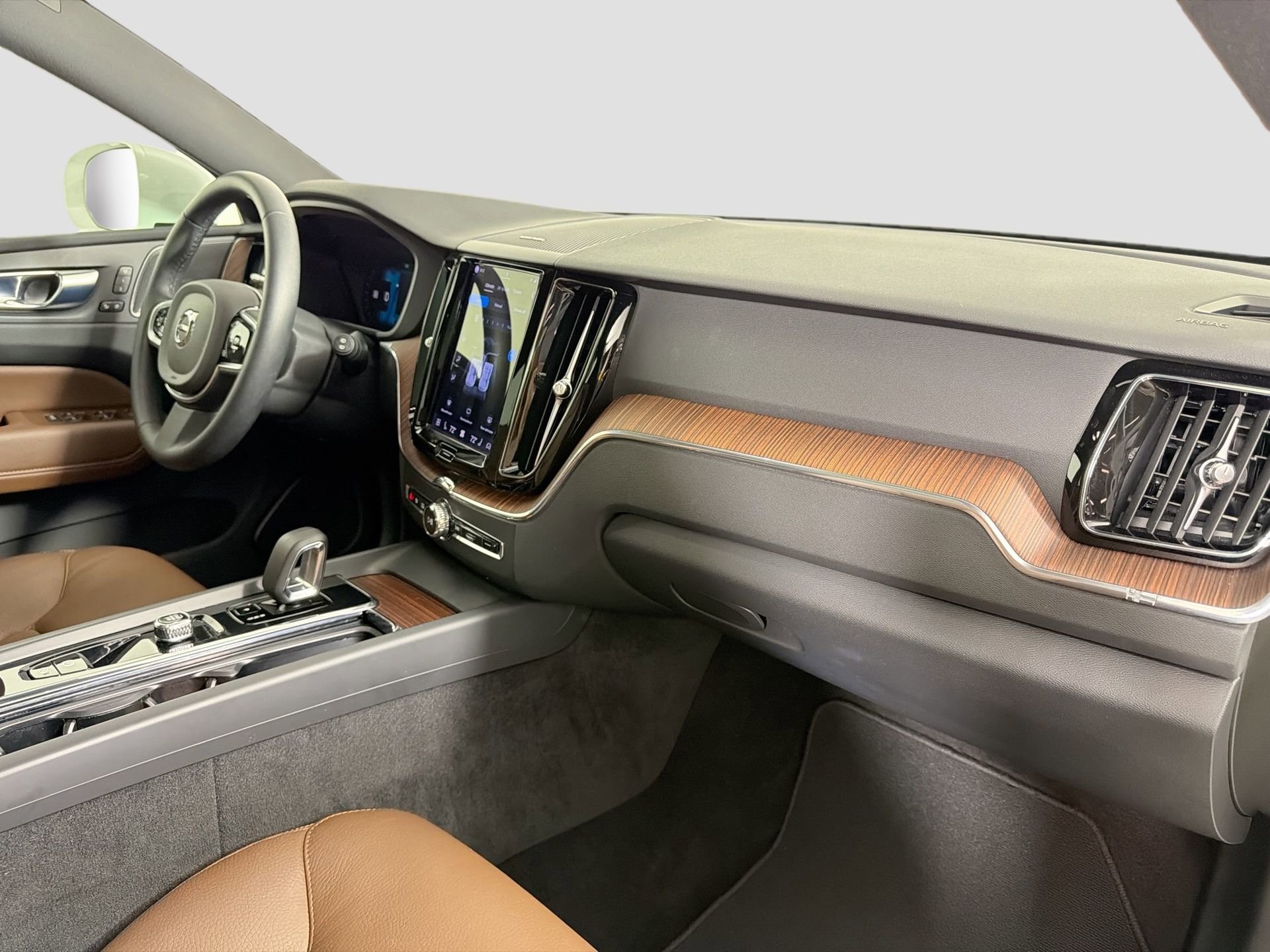 Certified 2023 Volvo XC60 B5 Plus w/ Protection Package Premier FWD image 30