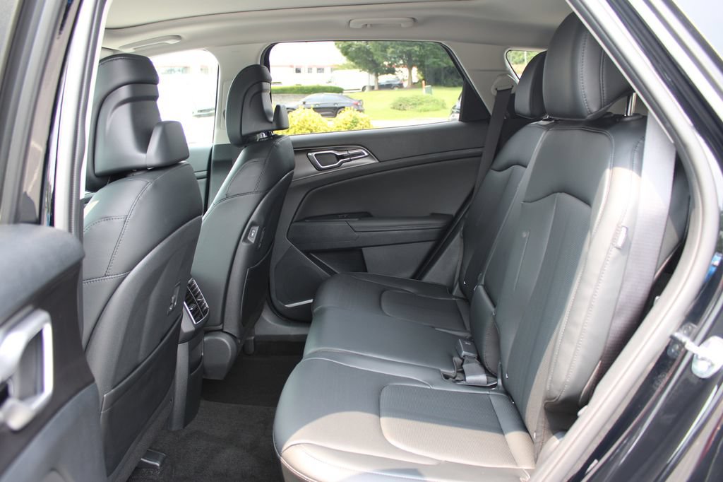 Used 2026 Kia Sportage EX w/ EX Panorama Roof Package AWD/4WD image 12