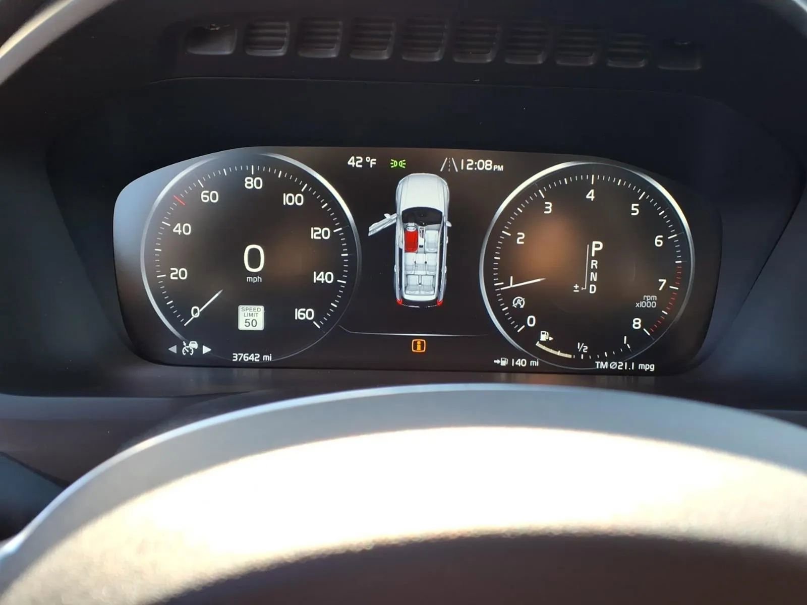 Used 2022 Volvo XC90 T5 Momentum w/ Climate Package image 32