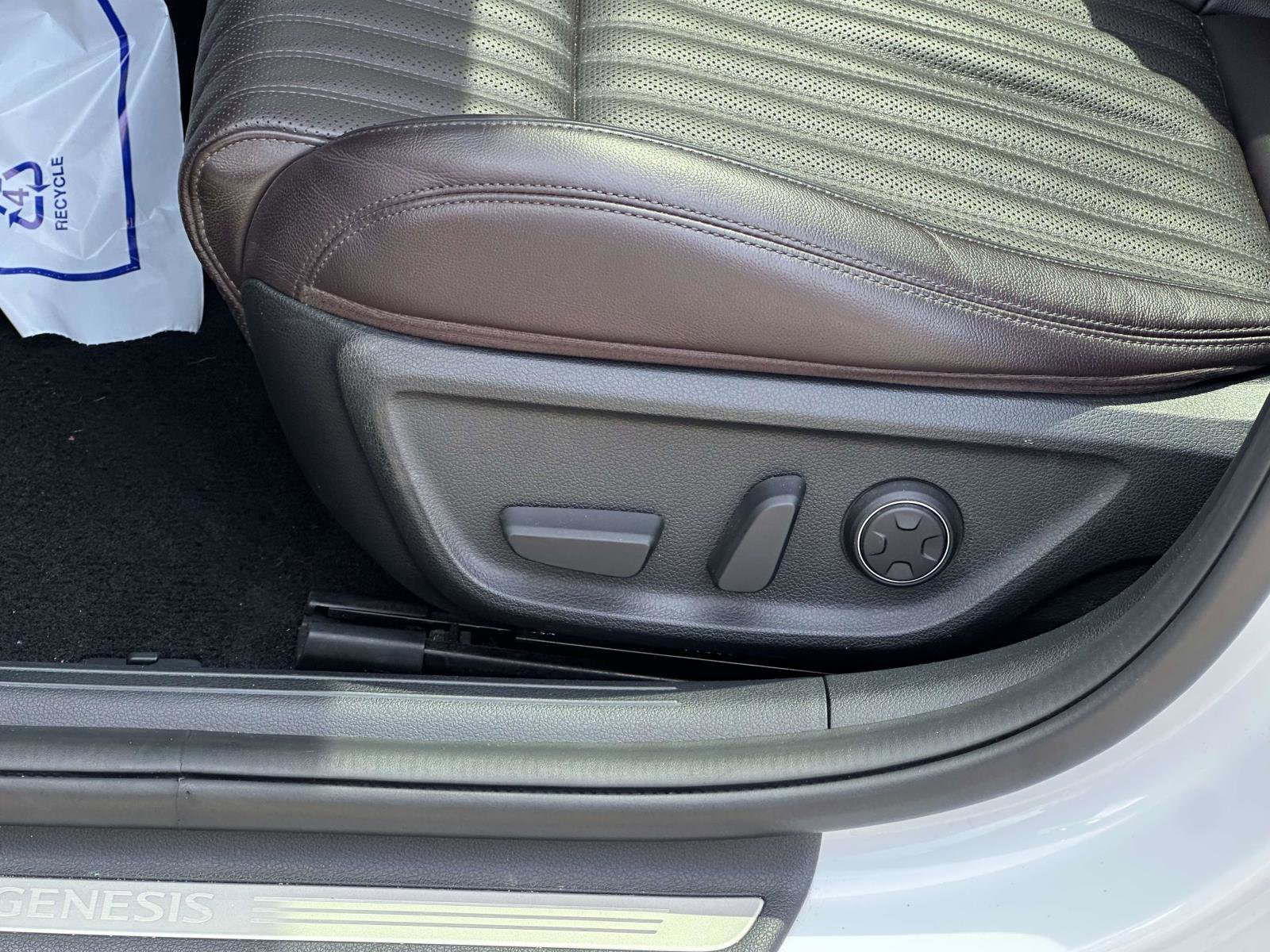 Used 2022 Genesis G70 2.0T w/ Prestige Package image 16