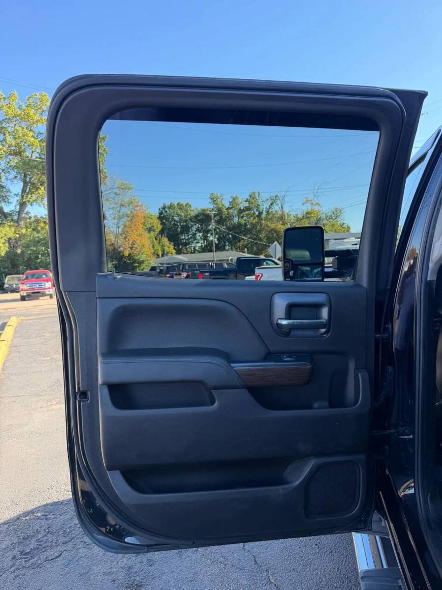 Used 2019 GMC Sierra 2500 Denali AWD/4WD image 15