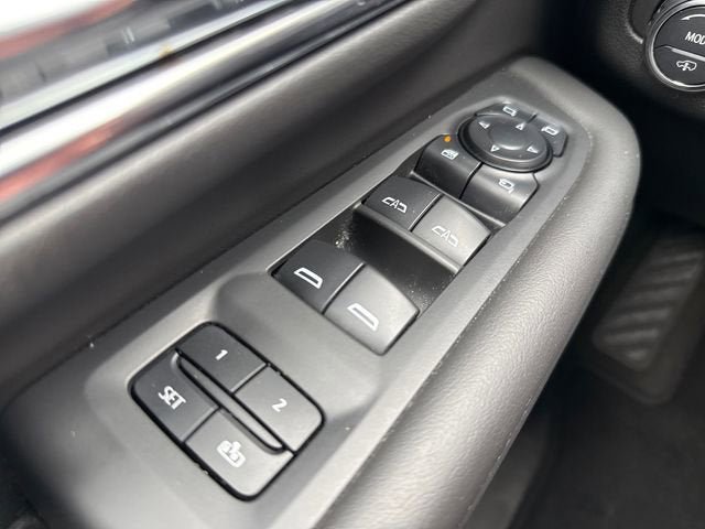 Used 2024 Chevrolet Suburban Z71 w/ Off-Road Capability Package AWD/4WD image 23