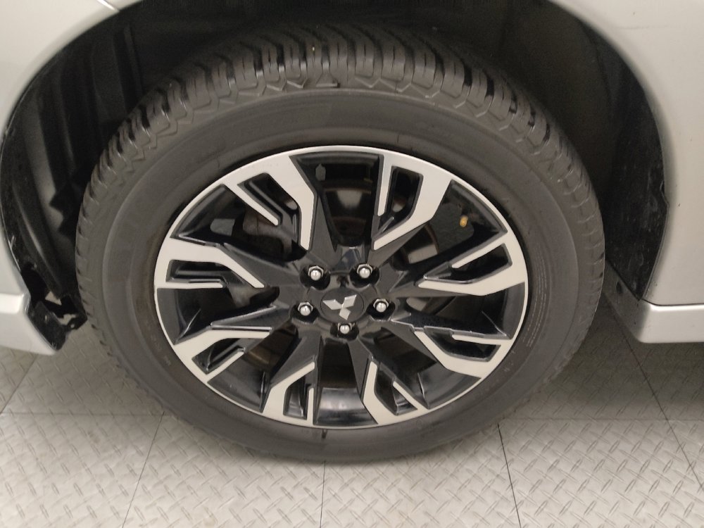 Used 2018 Mitsubishi Outlander SEL image 31